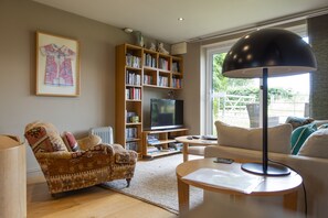 Living Room / Lounge