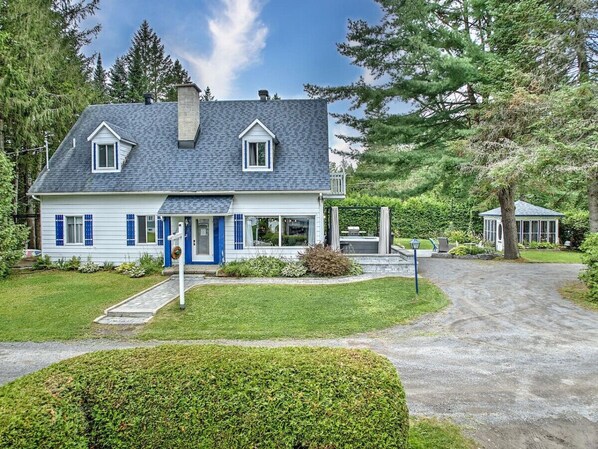 Chalet style Maison canadienne / canadian style house