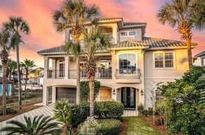 ✔ Spacious & Elegant – Professionally decorated with stylish interiors and smart TVs in every room.