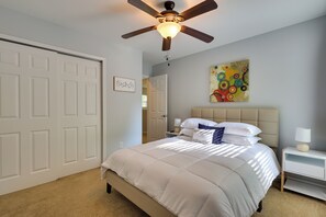 Queen Bedroom (1)