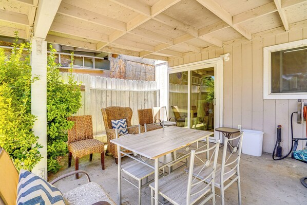 Brentwood Vacation Rental | 3BR | 1.5BA | Steps Required | 1,168 Sq Ft