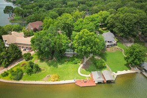 Nestled in lush greenery, our Bella Vista retreat offers privacy and stunning waterfront access.