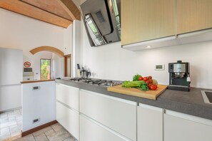 Autumn, Kitchen, Spring, Summer