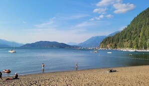 Rendall Park Beach