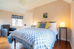 Field Barn Cottage, Burnham Market: One of the three double bedrooms