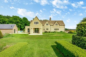 Keepers Lodge - StayCotswold