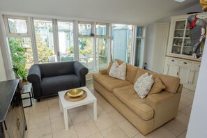 Living Room / Lounge