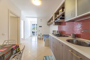 Autumn, Kitchen, Spring, Summer