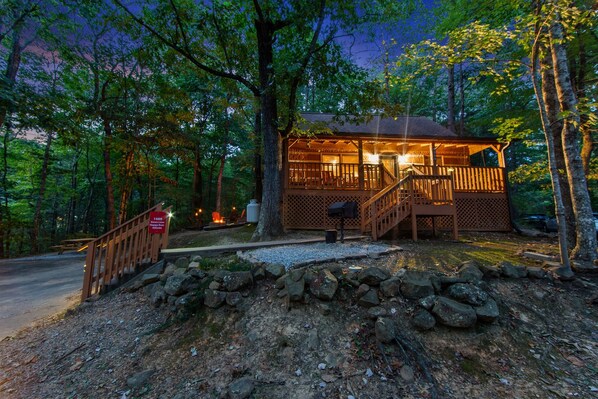 Escape to this cozy cabin, perfect for a peaceful retreat. Enjoy evenings by the firepit, grilling, and relaxing in the comfort of this charming woodland getaway. Surrounded by nature, this cabin offers a serene and private experience.