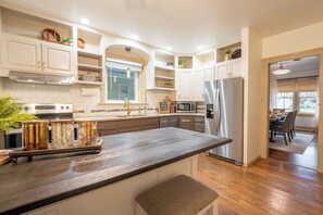 Sleek stainless steel appliances that are sure to make you want to stay in for dinner!