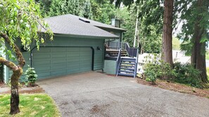 2 parking spaces inside the garage and the driveway can fit another 2 cars