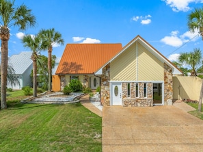 Waterfront Beach Lagoon House with Big Pool!