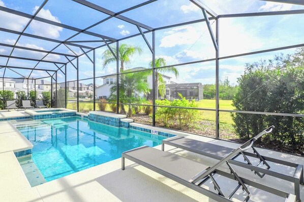 Private Swimming Pool and Hot Tub