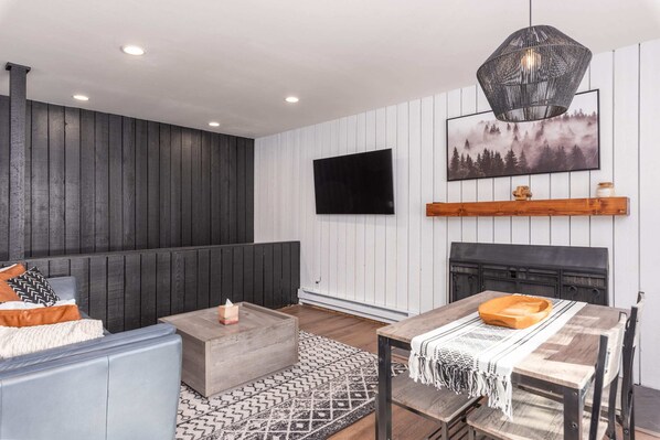 Living / Dining Area