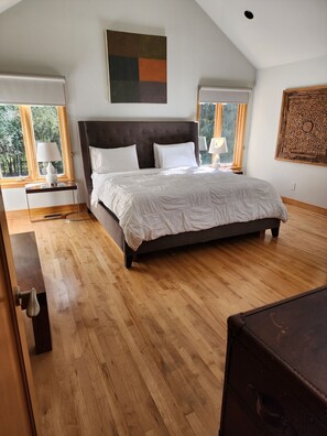 Master Bedroom With En suite Full Bath and French Door onto the back deck.