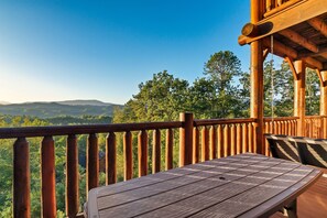 Have breakfast at the picnic table on the deck
