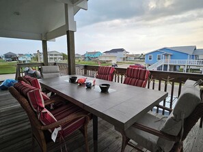 Outdoor dining