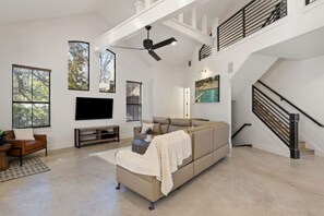 Relax in the living room with the Smart TV. 
