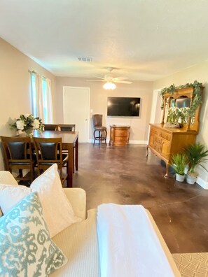 Living Room with second TV and space for 2 blow-up mattresses