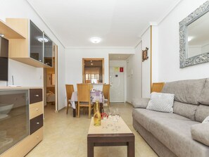 Sol, Design Intérieur, Sol, Meubles, Appartement, PiÚce, Domicile, Plafond, Cabinetry, Salon