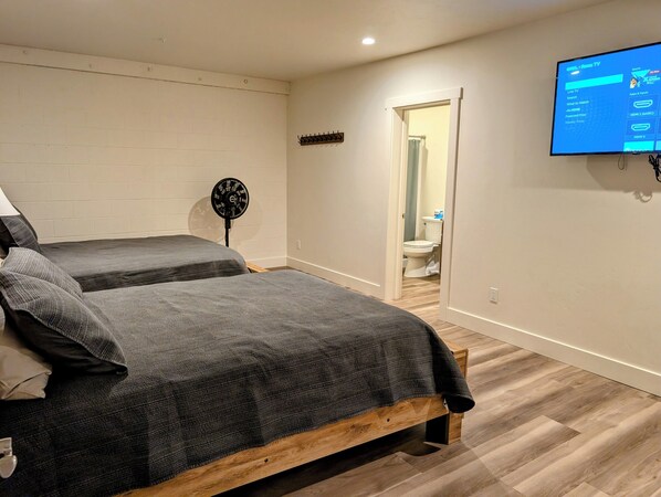 *This unit does not have windows.

This private two-queen bed with Smart TV and private bathroom is a great spot to sleep, relax and explore Friday Harbor.