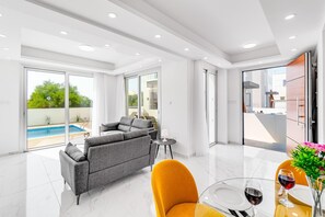 Villa Seabreeze Chloe by Ezoria Villas (14110)