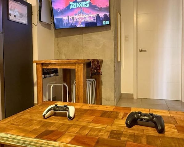 TV & Playstation 5