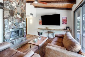 Living Room | Free WiFi | Smart TVs | Fireplace | 1st Floor