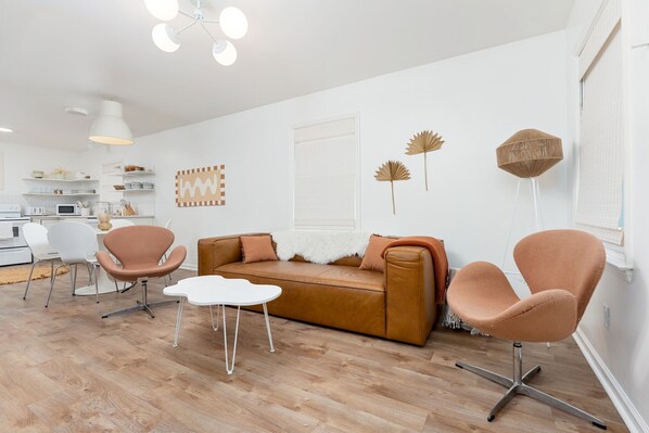 Living Room | Comfy Couch