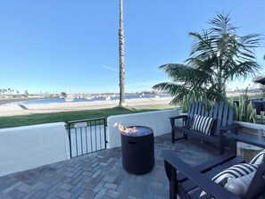 Front patio with fire pit