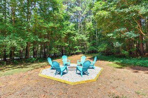 Fire Pit | Outdoor Seating