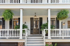 Welcome to your newly designed downtown Charleston rental! You can walk to just about anywhere downtown from this location!