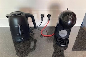 Kaffee und/oder Kaffeemaschine