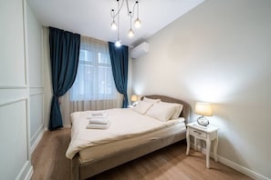 Brand new orthopedic mattress with four memory foam  pillows.
