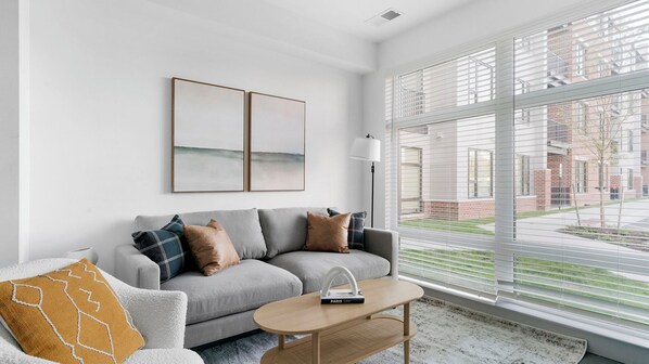 Barsala | Living Room