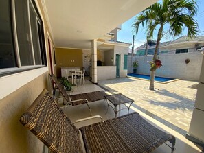 Swimming pool