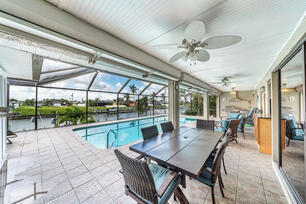 Outdoor dining