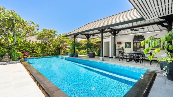 Kejora 12  Beachfront 3 br Luxe Villa (764)