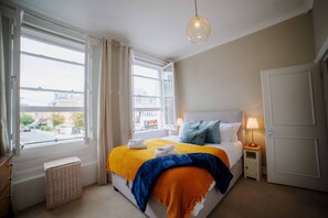 One Stop Short Lets King Size Bed