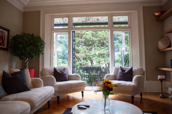 One Stop Short Lets Canary Wharf Serviced Apartment