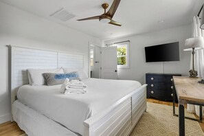 Bedroom 1 - King Bed