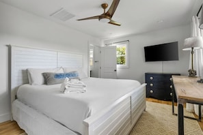 Bedroom 1 - King Bed