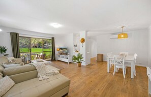 Shelly-Cove-Apt-12-Port-Macquarie-2444-Holiday-Apartment-Beachscape-Rentals