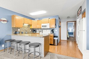 Kitchen & Bar Seating