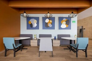 Lobby lounge