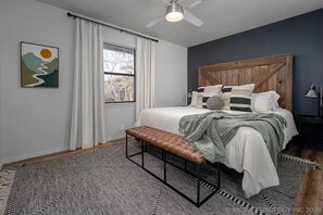 2nd Bedroom - King Bed