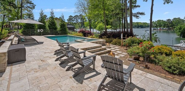 Welcome to Lake Effect- great house with pool, sleeping 16!