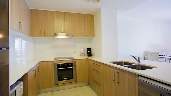Full kitchen