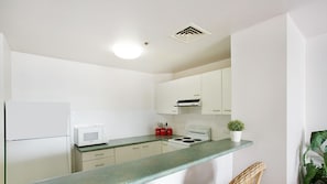 Full kitchen
