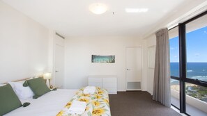 Bedroom 1 - King Bed